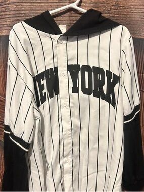 SHEIN Black and White 'New York' Striped Long Sleeve Tee